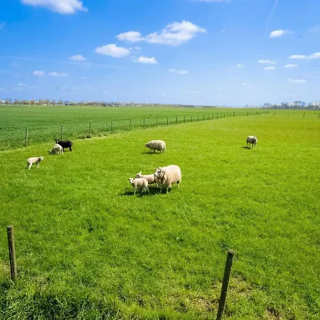 Vakantiehuis Countryside Farmhouse In With Terrace Garden Genderen